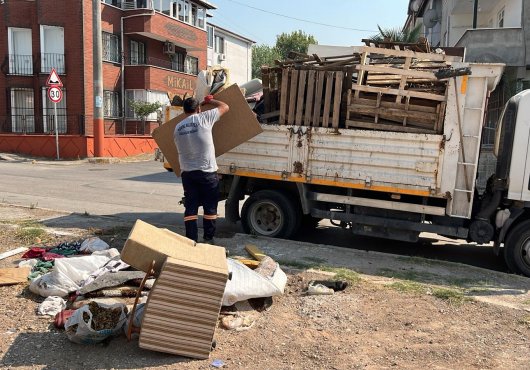 Körfez’de hacimli atıklar düzenli toplanıyor