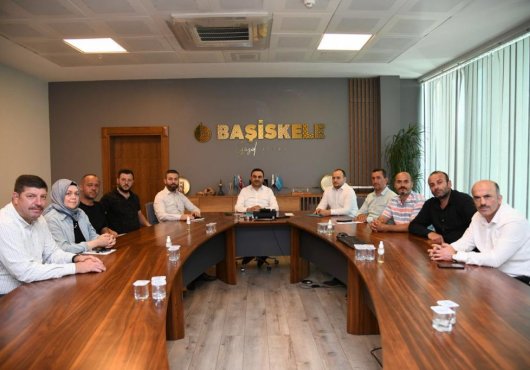 BAŞKAN ÖZLÜ'DEN BAYRAM PERSONELİNE BAYRAM MÜJDESİ
