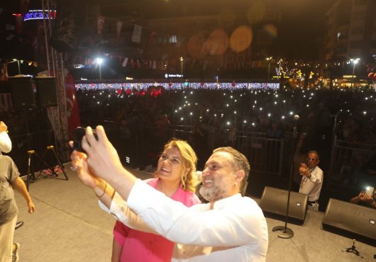 İzmit Pişmaniye Festivali Hüsnü Şenlendirici Konseriyle Taçlandı