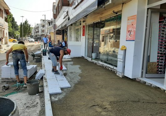 GAZENFER BİLGE CADDESİ YENİLENİYOR