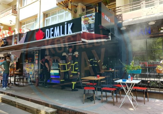 İZMİT'TE KORKUTAN YANGIN