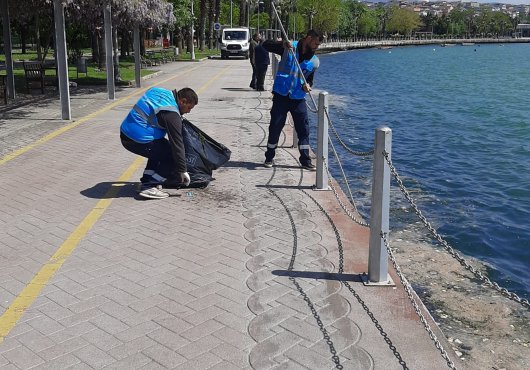 Mavi takım temizlik ekibinden anında müdahale