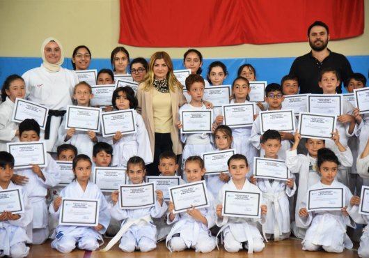 Başiskele Belediyesi Spor Okulları'nda Sarı Kuşak Sevinci