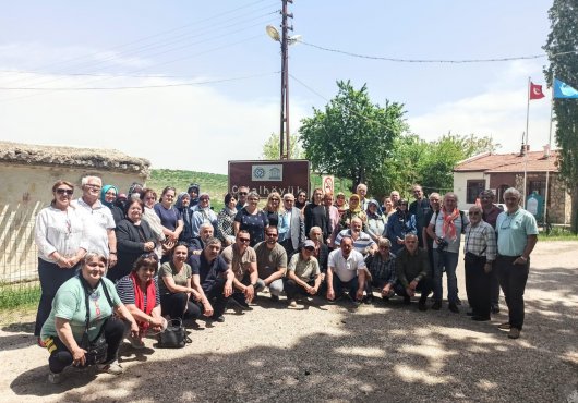 İzmit Belediyesi, Dil Bayramı’nda Balkan Derneklerini Ermenek’e gönderdi