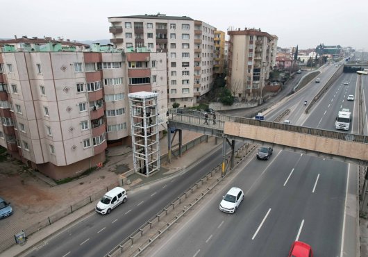 Derince ve Karamürsel’de 2 üstgeçide 4 yeni asansör