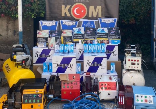 GÖLCÜK'TE,KAÇAK SİGARA OPERASYONU  5 KİŞİ GÖZALTINDI