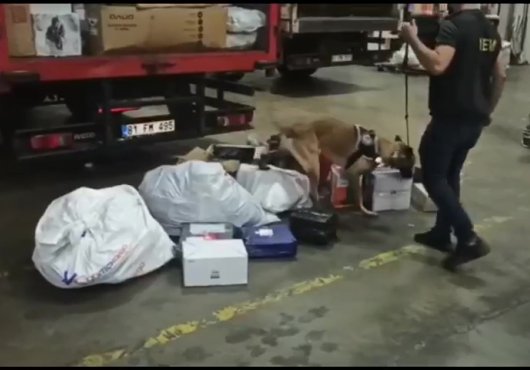 Ses sitemine zulalanan esrar, polise takıldı!