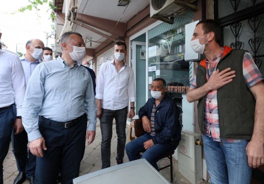  Başkan Büyükakın, Akmeşe’ye çıkarma yaptı