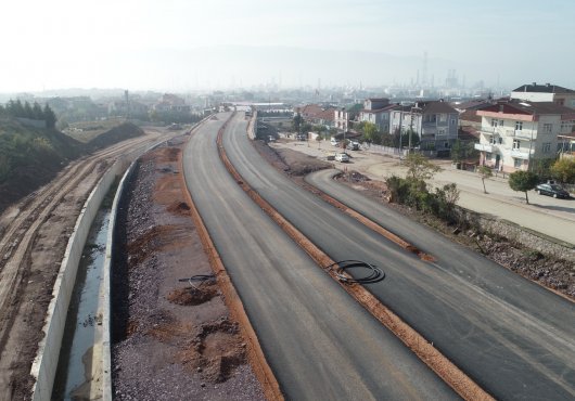 OTOYOL GEÇİŞ KÖPRÜSÜNDE ASFALT SERİMİNE BAŞLANDI