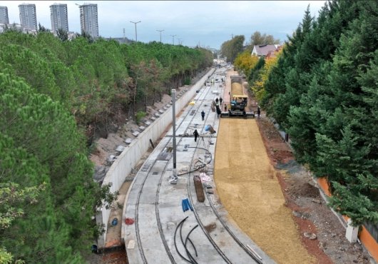Alikahya tramvayı stada doğru ilerliyor