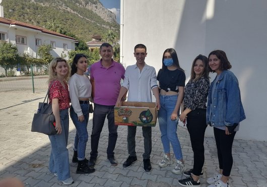 KOCAELİSPOR KALECİSİNDEN   ÖĞRENCİLERE ANLAMLI DESTEK