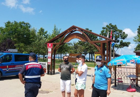 SAHİLDE MASKE DENETİMİ