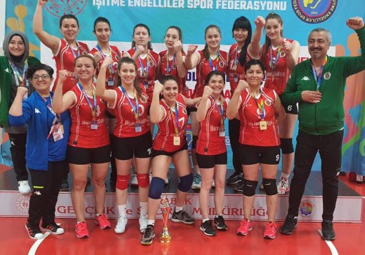 GÖLCÜK İŞİTME ENGELLİLER KADINLAR VOLEYBOL TAKIMI TÜRKİYE ŞAMPİYONU