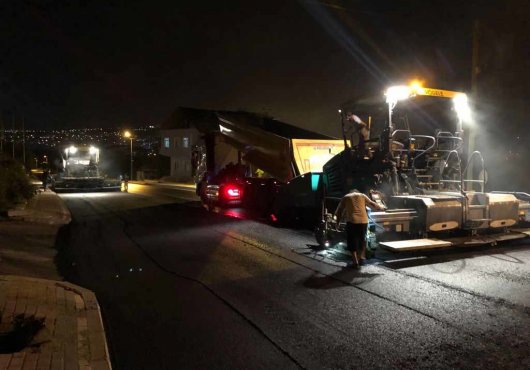 ÇARŞIBAŞI CADDESİ'NDE ASFALTLAMA GECE YAPILDI