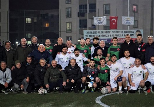 Gölcük Belediyesi birimler arası  futbol turnuvası başladı
