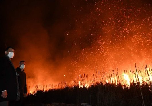 KARTEPE'DE BATAKLIKTA ÇIKAN YANGIN KORKUTTU
