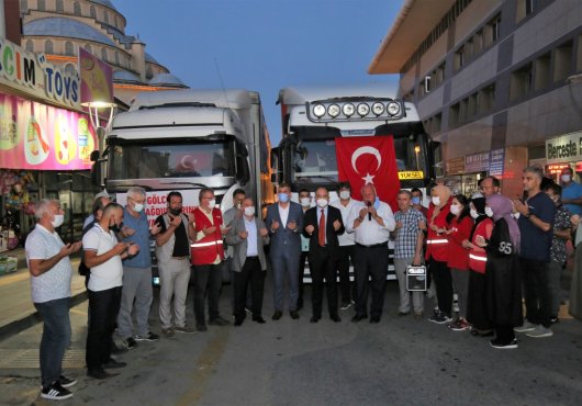 17 AĞUSTOS’UN YIL DÖNÜMÜNDE GÖLCÜK’TEN SEL BÖLGELERİNE 3 TIR DESTEK