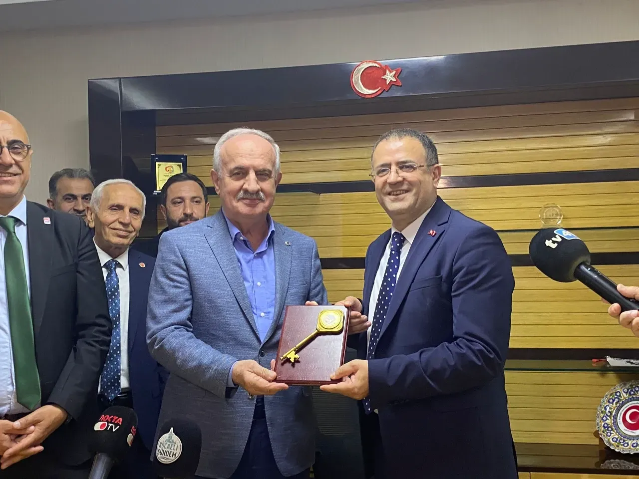 Aygün Derince’nin anahtarını Gökçe’ye teslim etti!