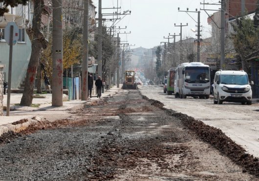 Körfez’de bozulan yollara geçici dolgu