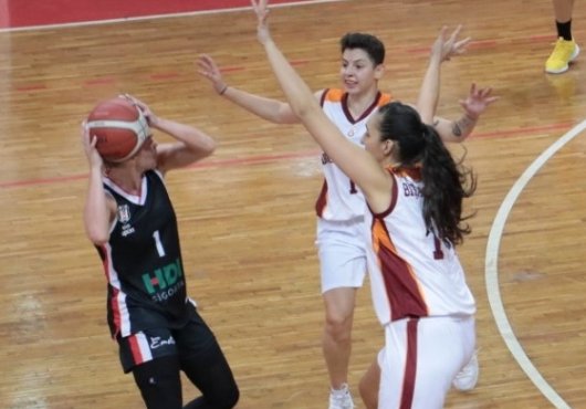 2. LEYLA ATAKAN BASKETBOL TURNUVASINDA DERBİ HEYECANI