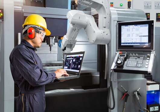 ROBOT KULLANABİLEN İŞSSİZ KALMAYACAK