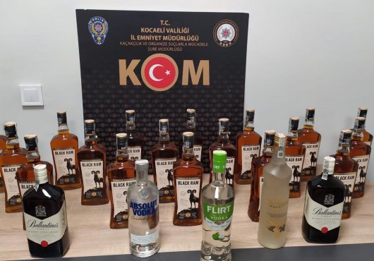 Kaçak içkiler polise takıldı!