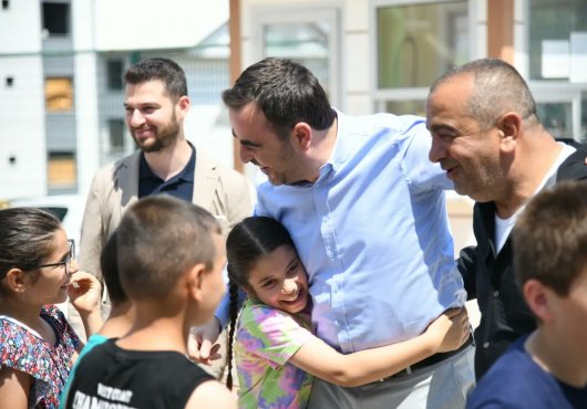 Başkan Özlü’den Okul Kermeslerine Destek   