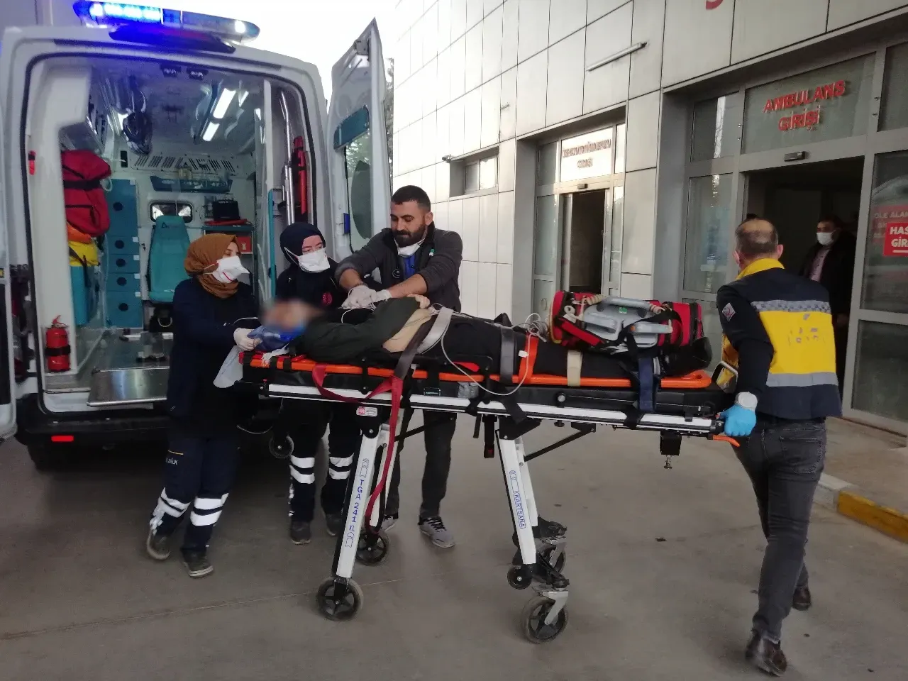 Oğlunun ölümünden sorumlu tuttuğu komşusunu öldüren babaya 23 yıl hapis