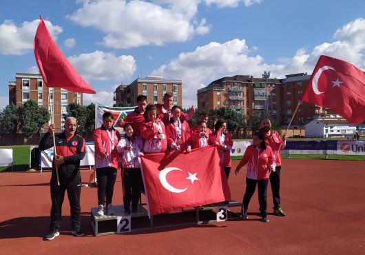 İTALYA'DA KAĞIT SPOR RÜZGARI