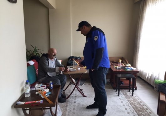     Büyükşehir Zabıtası Mehmet amcanın derdine ilaç oldu