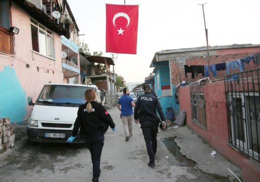 Aranan 18 kişiye şafak operasyonu!