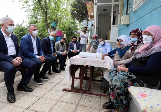 BÜYÜKAKIN, 1 GÜNDE 10 AİLEYİ ZİYARET ETTİ
