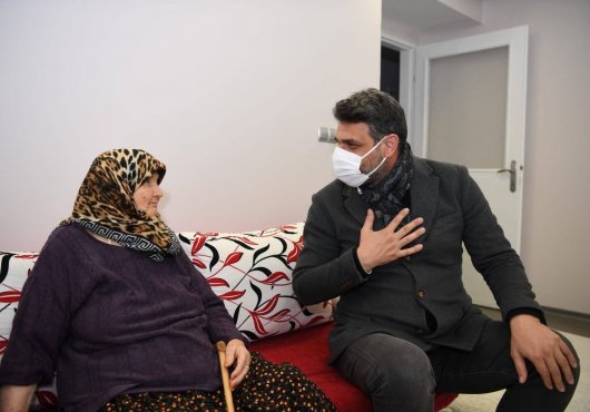 BAŞKAN KOCAMAN ŞAZİMET TEYZEYİ YALNIZ BIRAKMADI