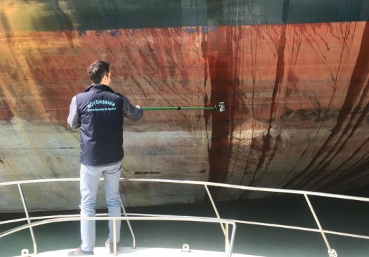 Körfez’i kirleten gemiye 2  buçuk milyonluk ceza   
