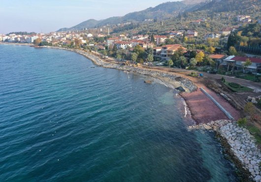 KARAMÜRSEL SAHİLİ ŞEKİLLENİYOR