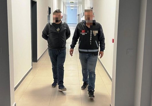 5 yıl ağır hapisle aranıyordu!   Kartepe'de yakalandı