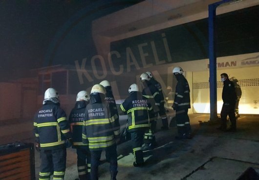 İZMİT SANAYİ MAHALLESİNDE KORKUTAN YANGIN