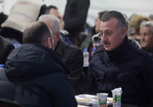 Kalpleri birbirine yaklaştıran Ramazan’da insanlık için dualar edildi