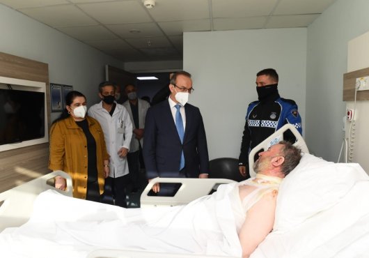 VALİ YAVUZ, PATLAMADA YARALANAN İŞÇİLERİ ZİYARET ETTİ