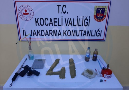 İZMİT'TE TORBACI OPERASYONU