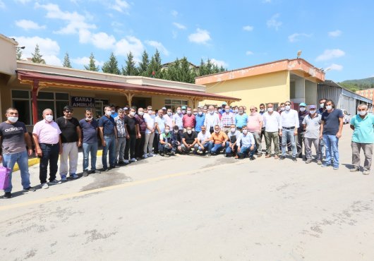 BAŞKAN AYGÜN, BELEDİYE ÇALIŞANLARIYLA BAYRAMLAŞTI