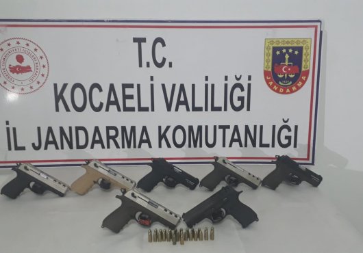 SİLAH KAÇAKÇILIĞINDA  3 ŞÜPHELİ ADLİ KONTROLLE SERBEST