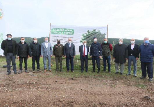 DERİNCE'DE FİDANLAR TOPRAKLA BULUŞTU