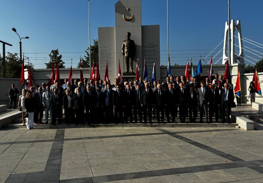 Yeni eğitim öğretim dönemi çelenk töreniyle başladı