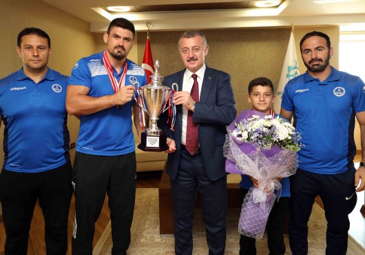 BÜYÜKAKIN, BAŞPEHLİVAN'I MAKAMINDA AĞIRLADI