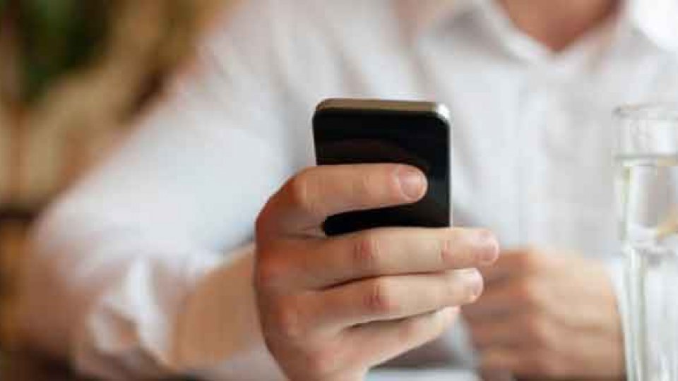 TELEFONA BAKARKEN BAŞINIZIN AĞIRLIĞI 20 KG ÇIKABİLİR